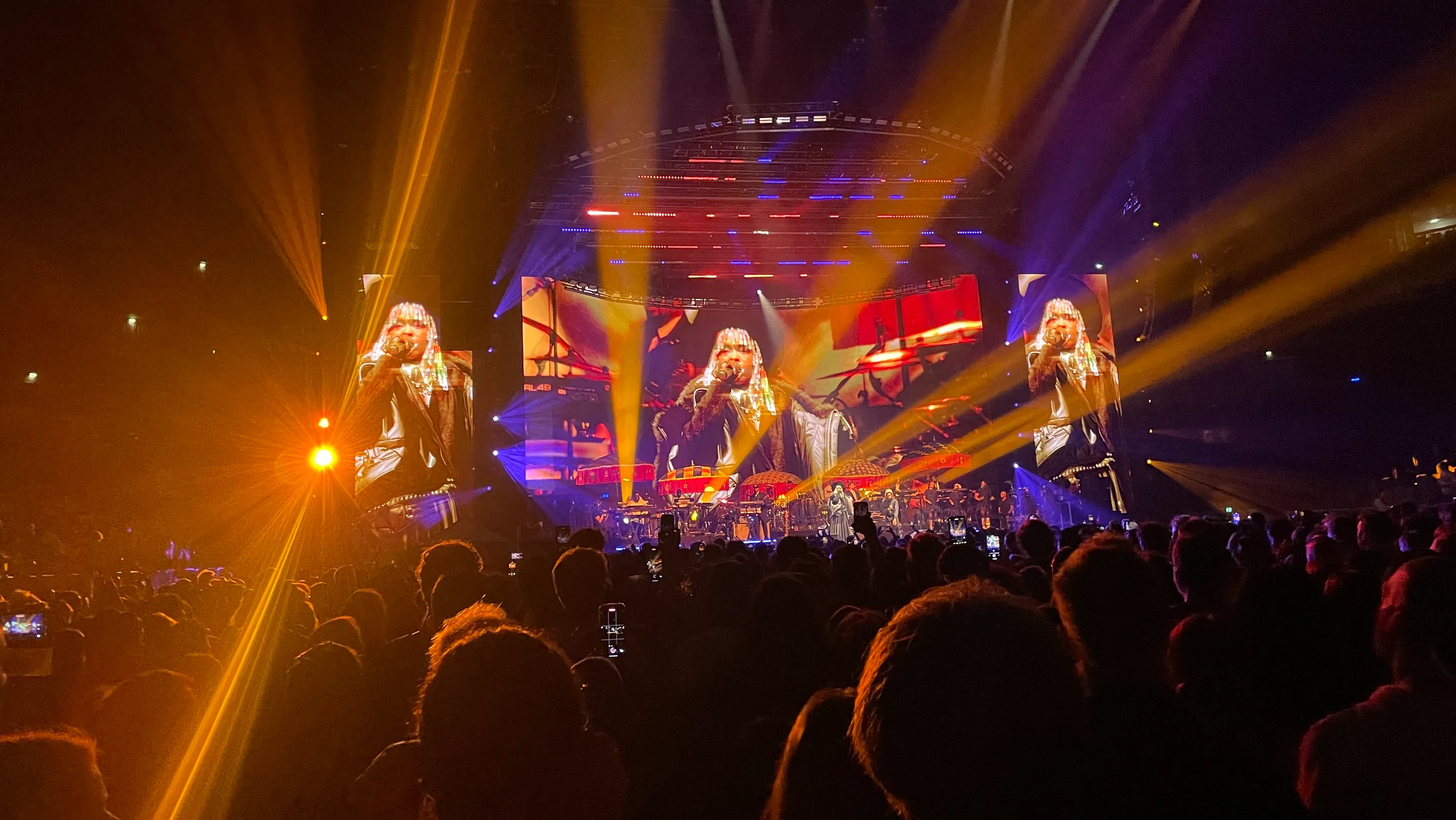 Lauryn Hill on stage and on three monumental video screens at Lanxess Arena, Cologne.